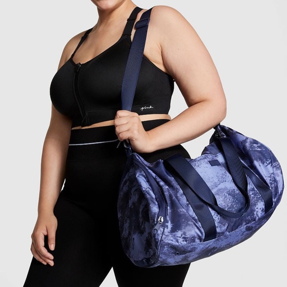 PINK Everyday Duffle Bag - Picture 2 of 3